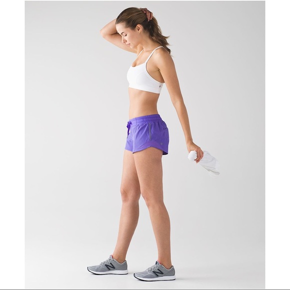 Lululemon-Hotty Hot Short II *2.5* (Size:4) Power Purple